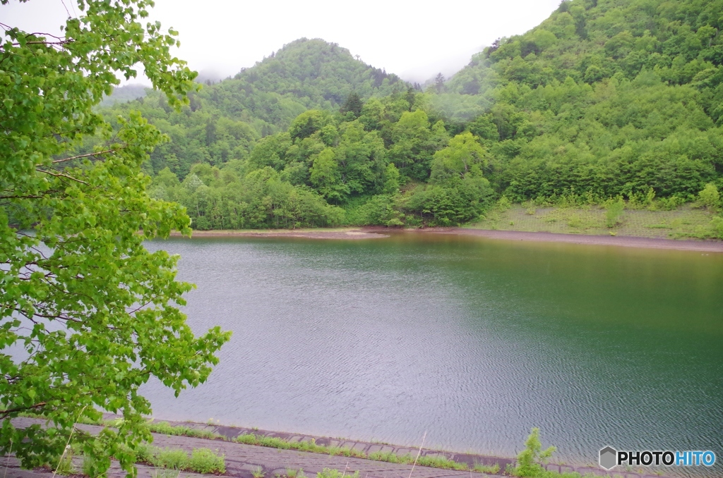 雨上がりのダム湖・・・
