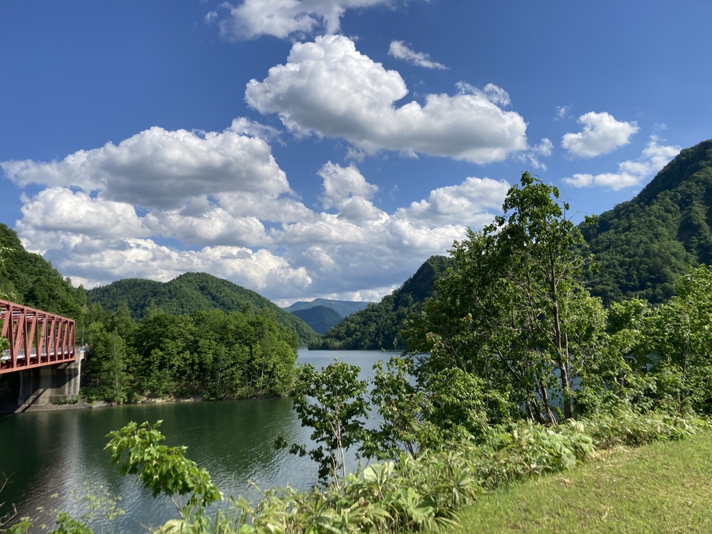 ダム湖の夏