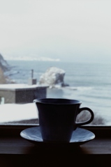 カフェの窓も冬・・・