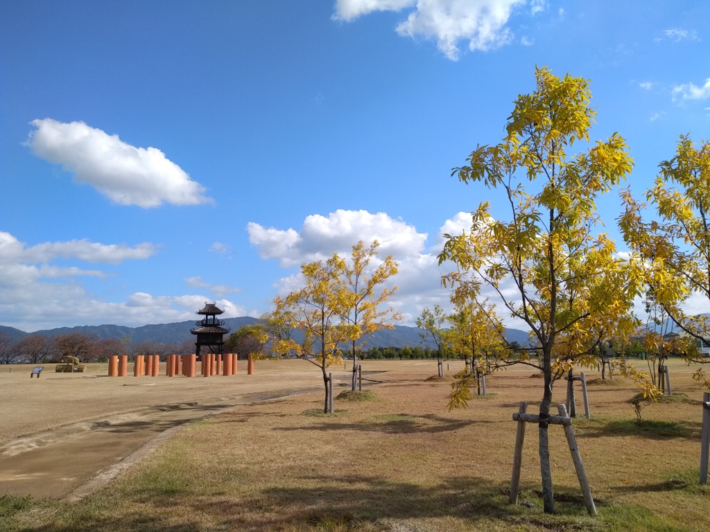 弥生の遺跡のほのかな秋