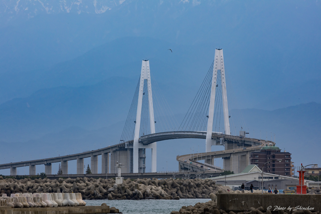 新湊大橋