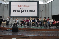 ビッグバンド・３