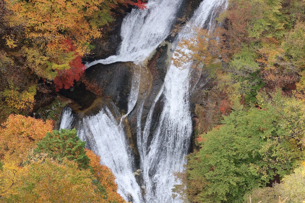 霧降の滝・下部
