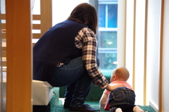 親子の背中