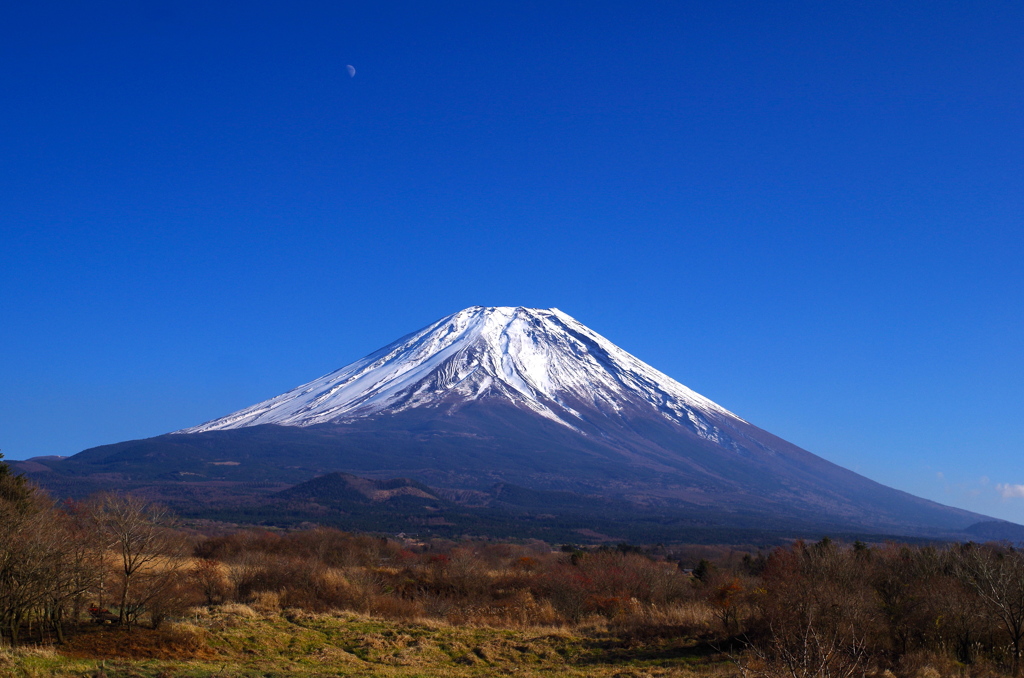 月と富士山