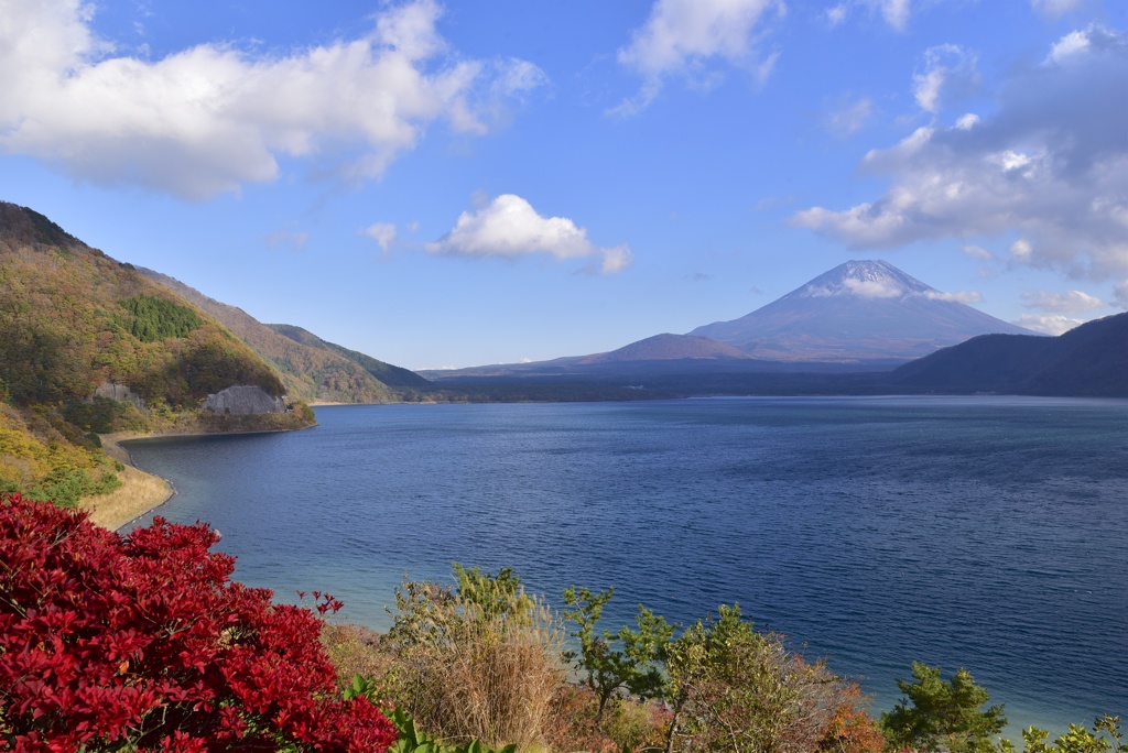 本栖湖と富士
