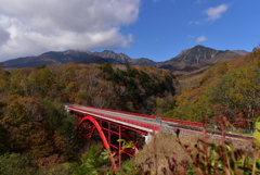 秋深まる東沢橋