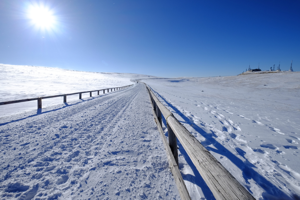 長い雪道