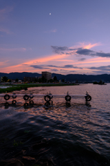 湖畔の夕焼け