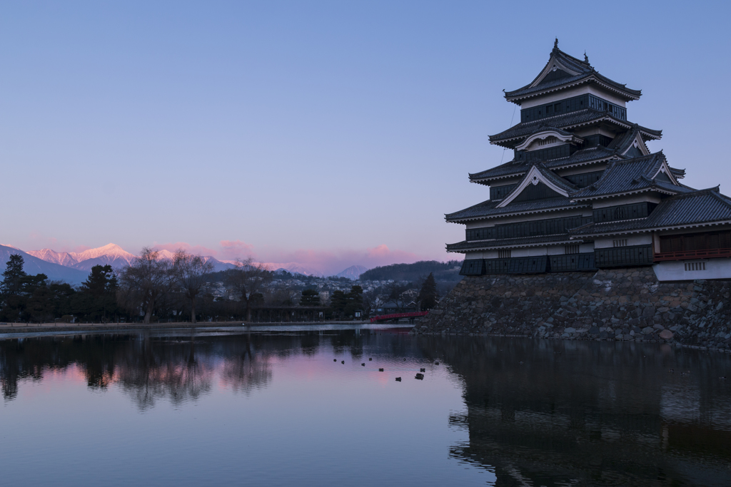 松本城　早朝