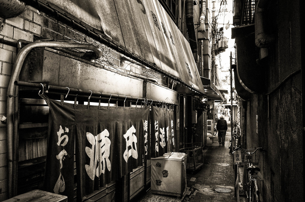 路地裏　８