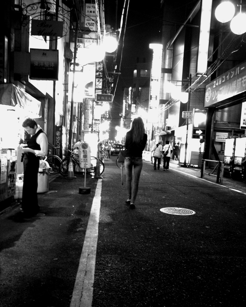 monochrome city 24