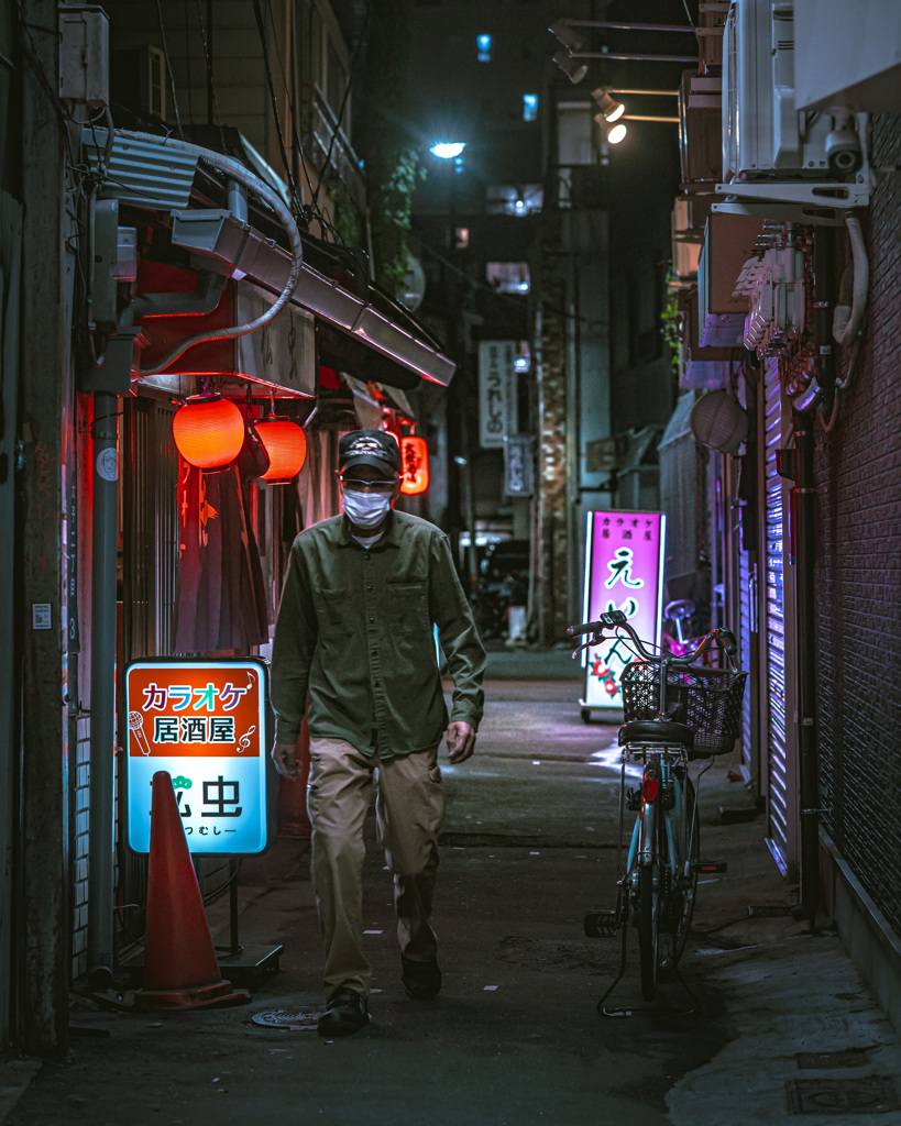 路地裏　６９