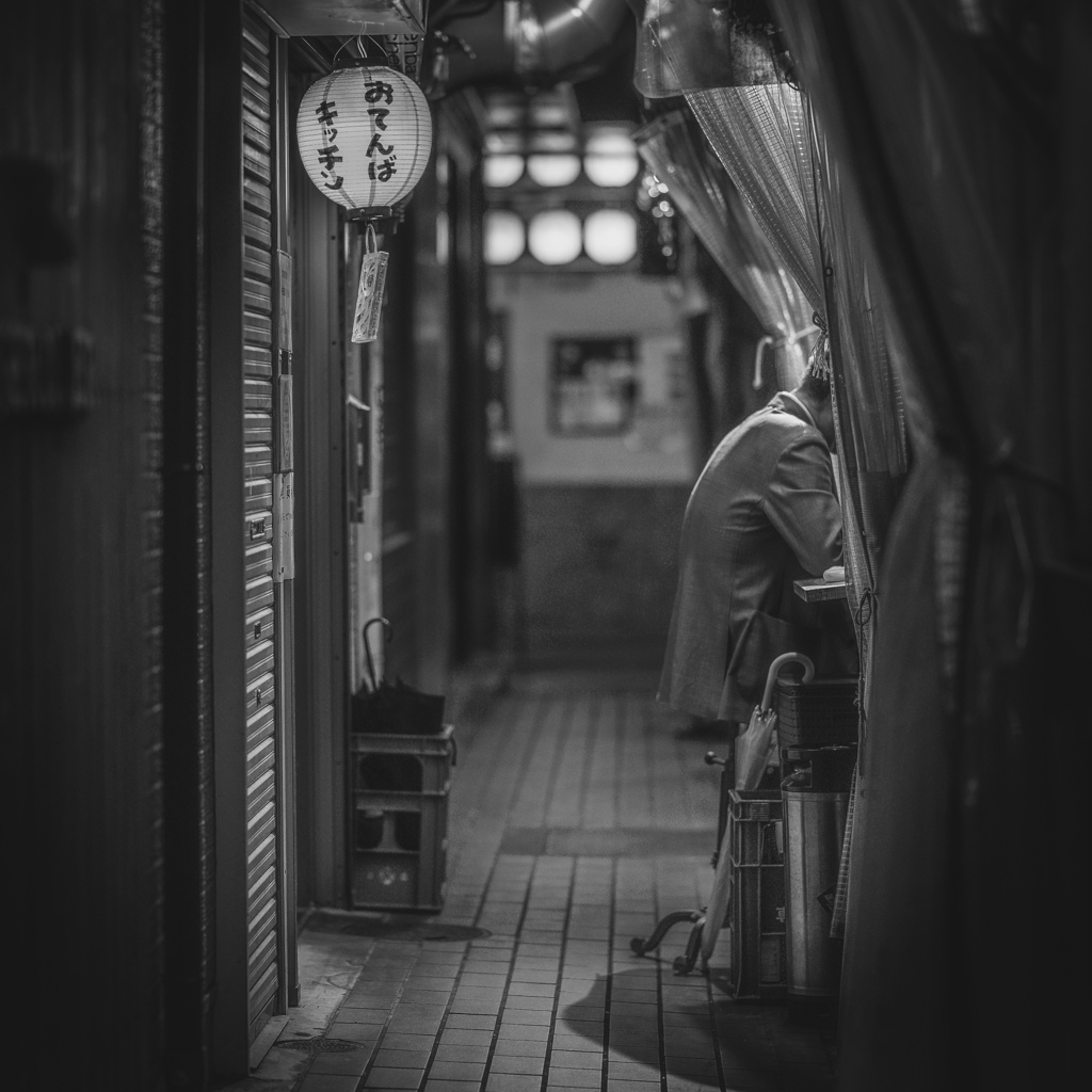路地裏　６１