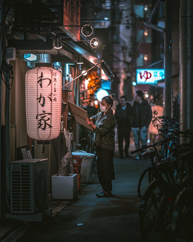 路地裏　３３