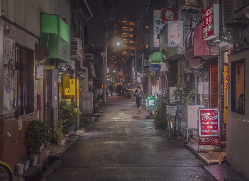 路地裏　４