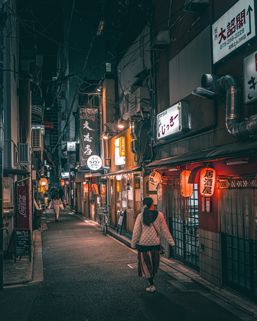路地裏　３７