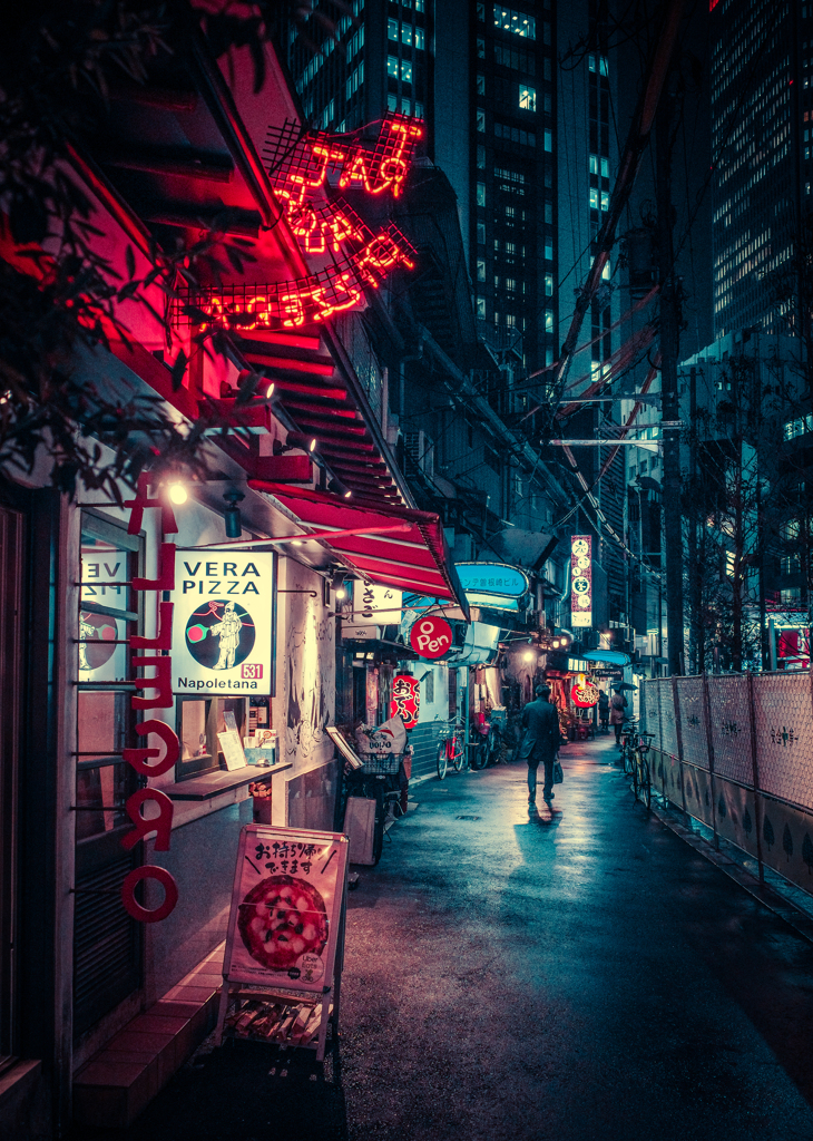 路地裏　８１