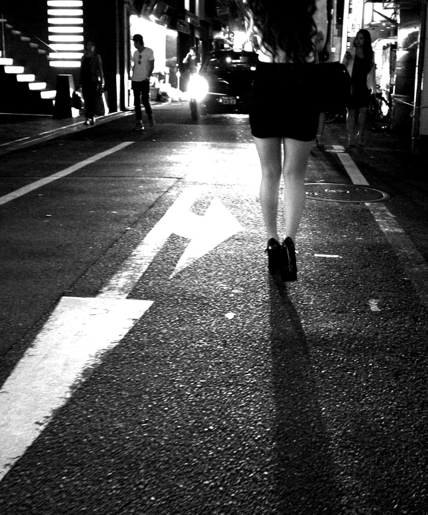 monochrome city 27