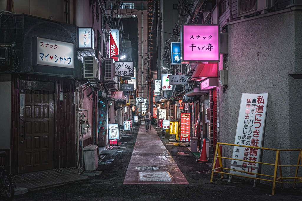 路地裏　１０２