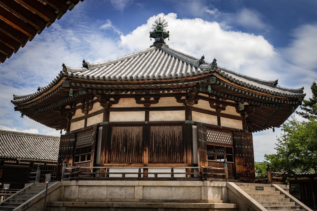 法隆寺東院　夢殿