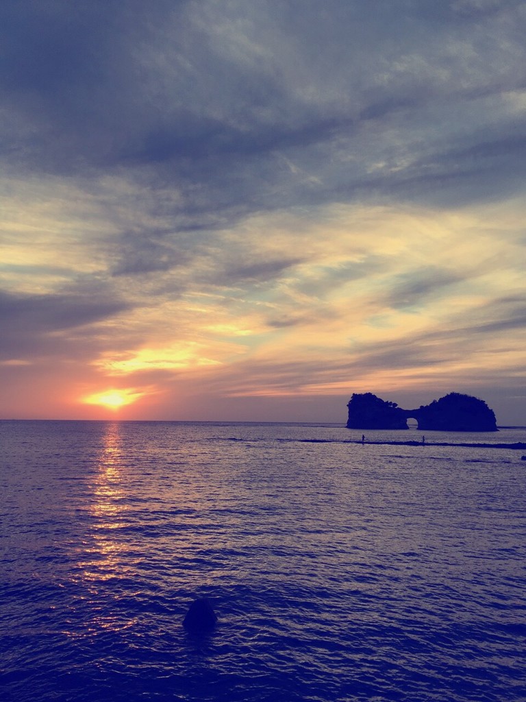 白浜円月島
