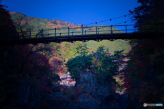 鳩ノ巣小橋と水神社