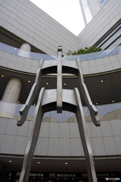 東京オペラシティ内広場