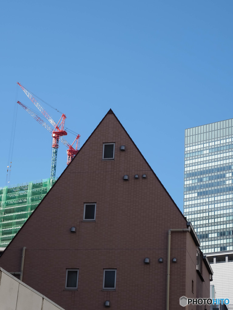 三角屋根の建物