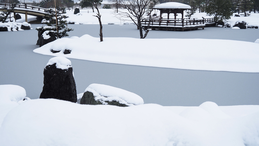 静寂の雪庭