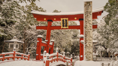 雪化粧に包まれた静寂の氣比神宮