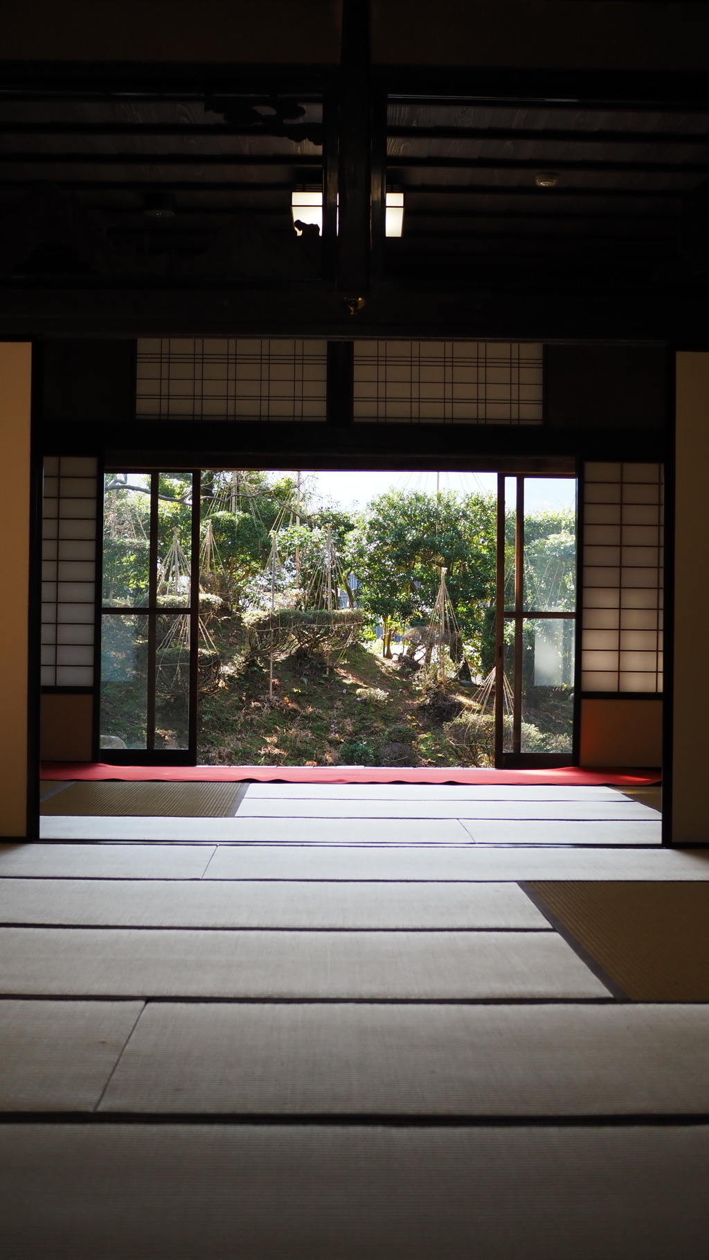 静寂の間から望む柴田氏庭園