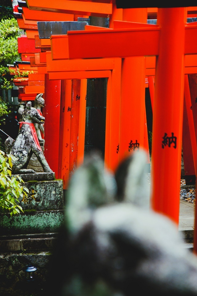 鳥居納