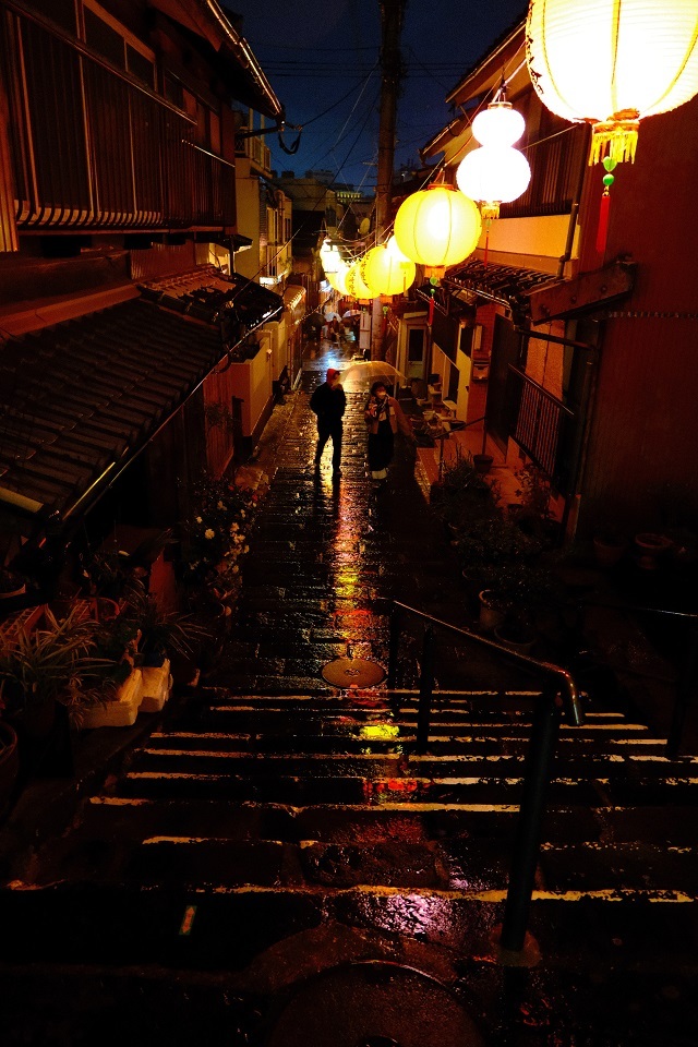 路地裏のランタン