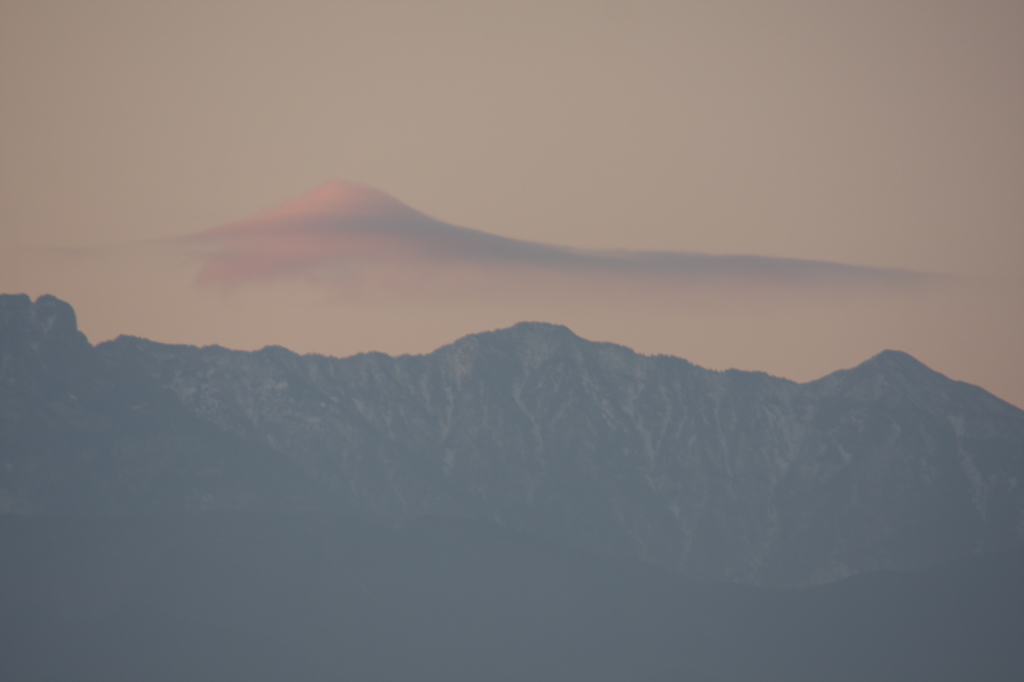 朝日をうける雲