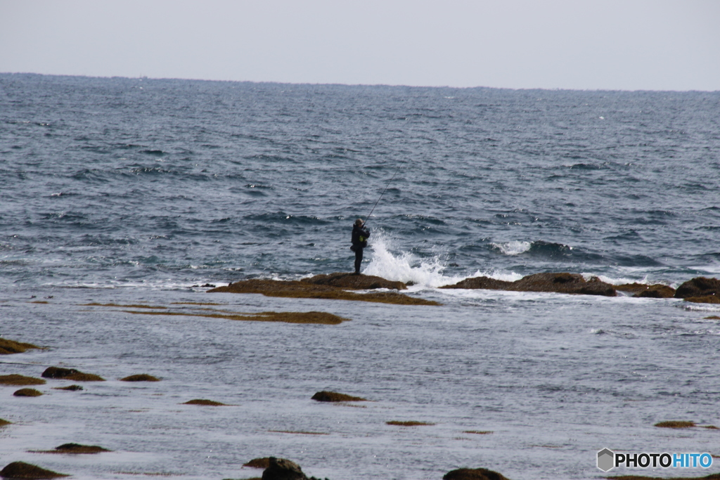ちくら海岸で釣りする人_20170312