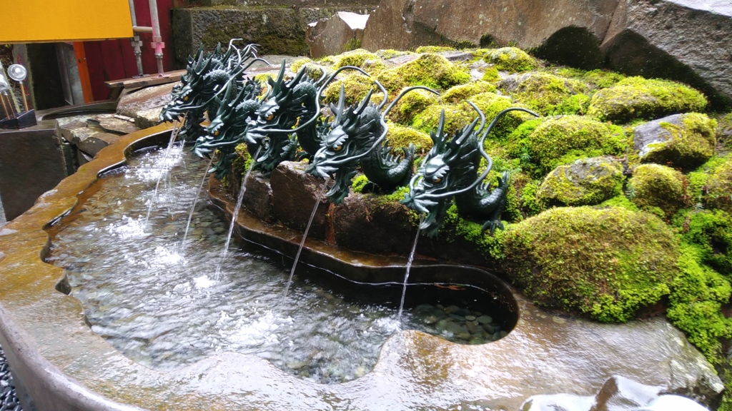 九頭竜神社のお水取り