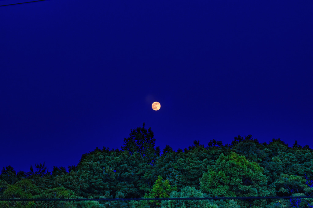 ストロベリームーン