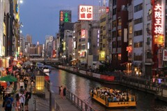 賑わい道頓堀川
