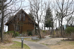 静かなログハウス