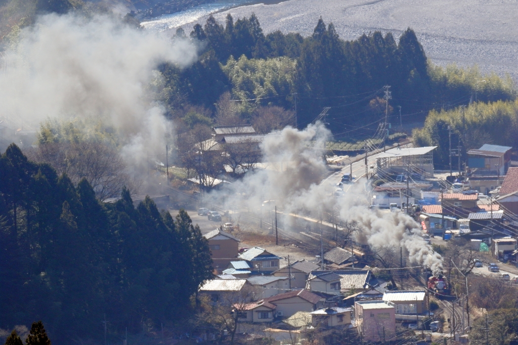 ジェームス号が駿河徳山駅を通過