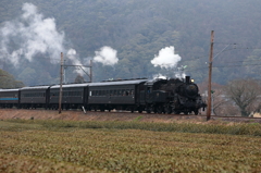 C108が抜里駅へ