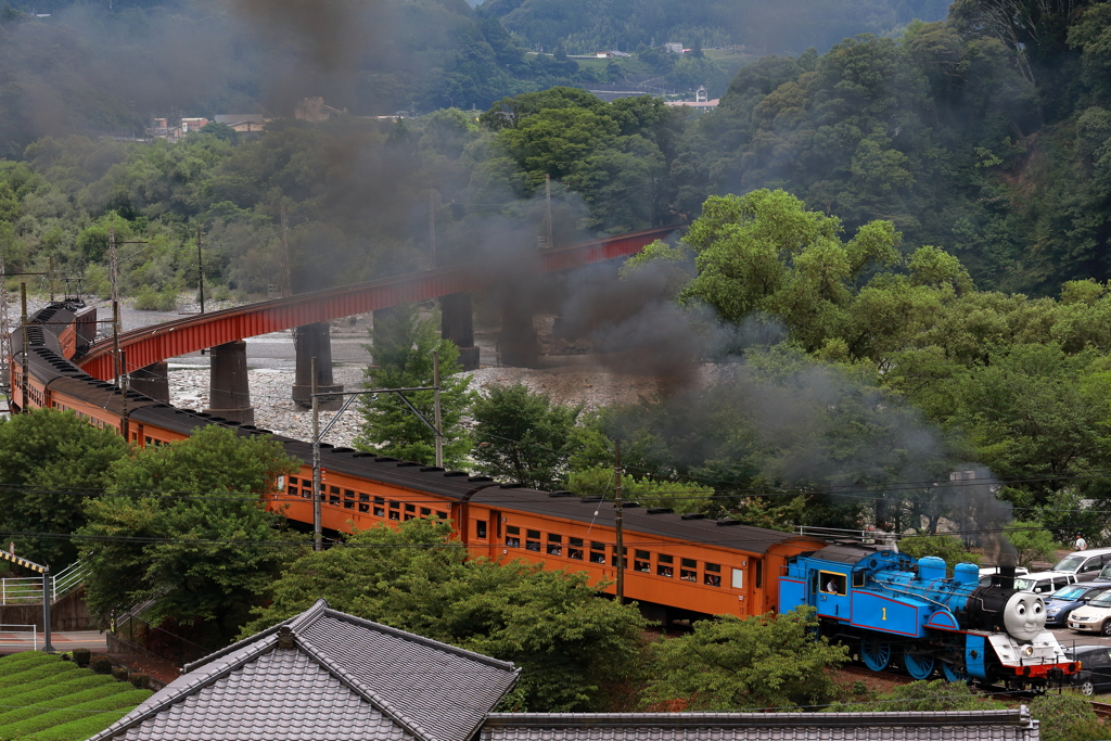 第一橋梁のトーマス号