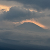 神々しい山