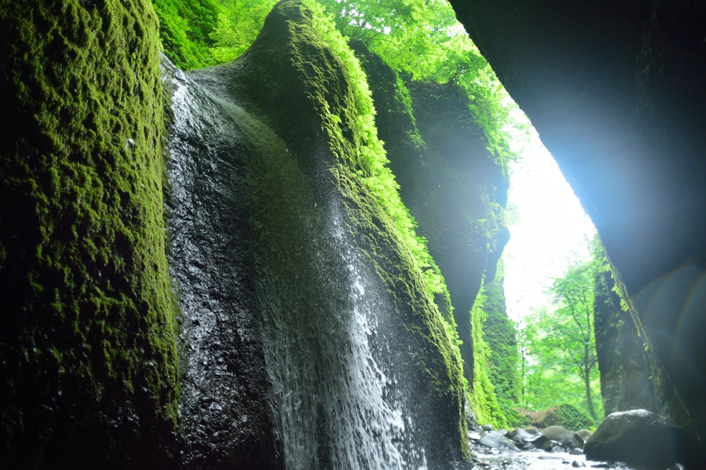 シワガラの滝