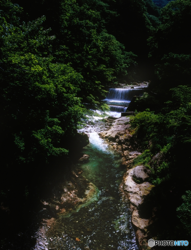 緑の渓谷