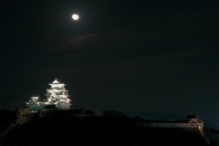 月と姫路城04b　（DSC00650ct）