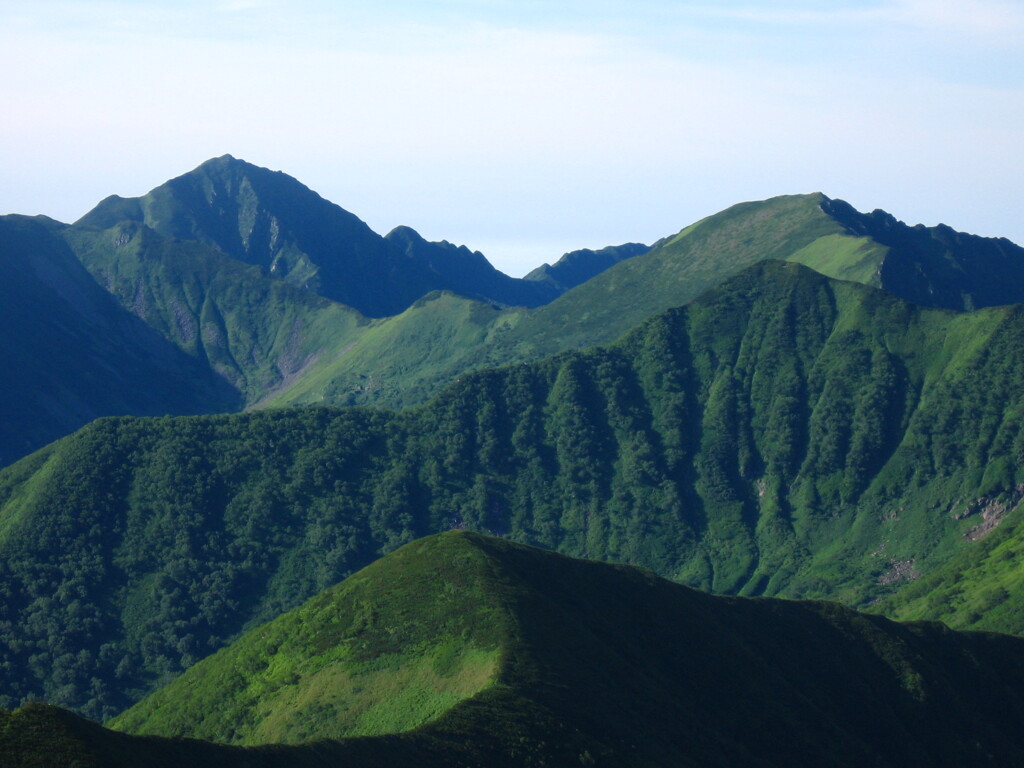 カール懐く山