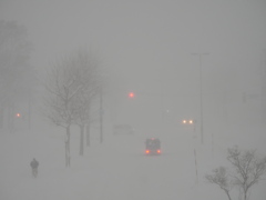 雪が降る町