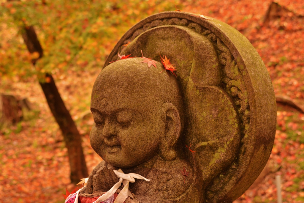 紅葉のお地蔵さん